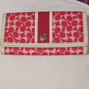COACH SIGNATURE WABUTTON CLOSE WALLET